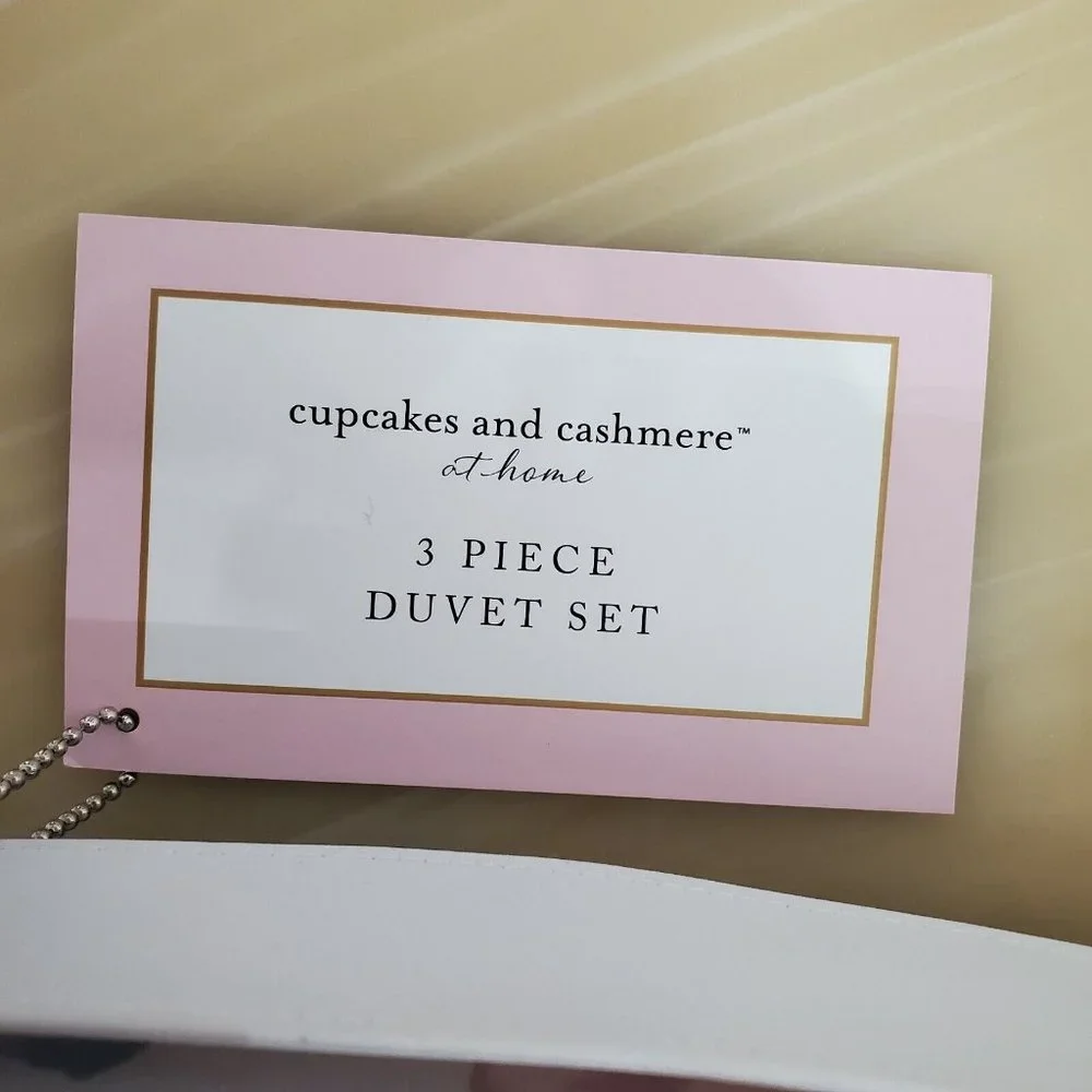 Cupcakes and Cashmere 3 Piece Floral Full/Queen 3 Piece Duvet Cover Set